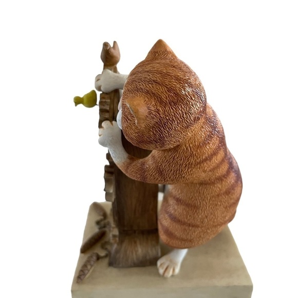 Enesco Orange Marmalade Cat and Cuckoo Clock Statue Figurine 2006 - Picture 2 of 5